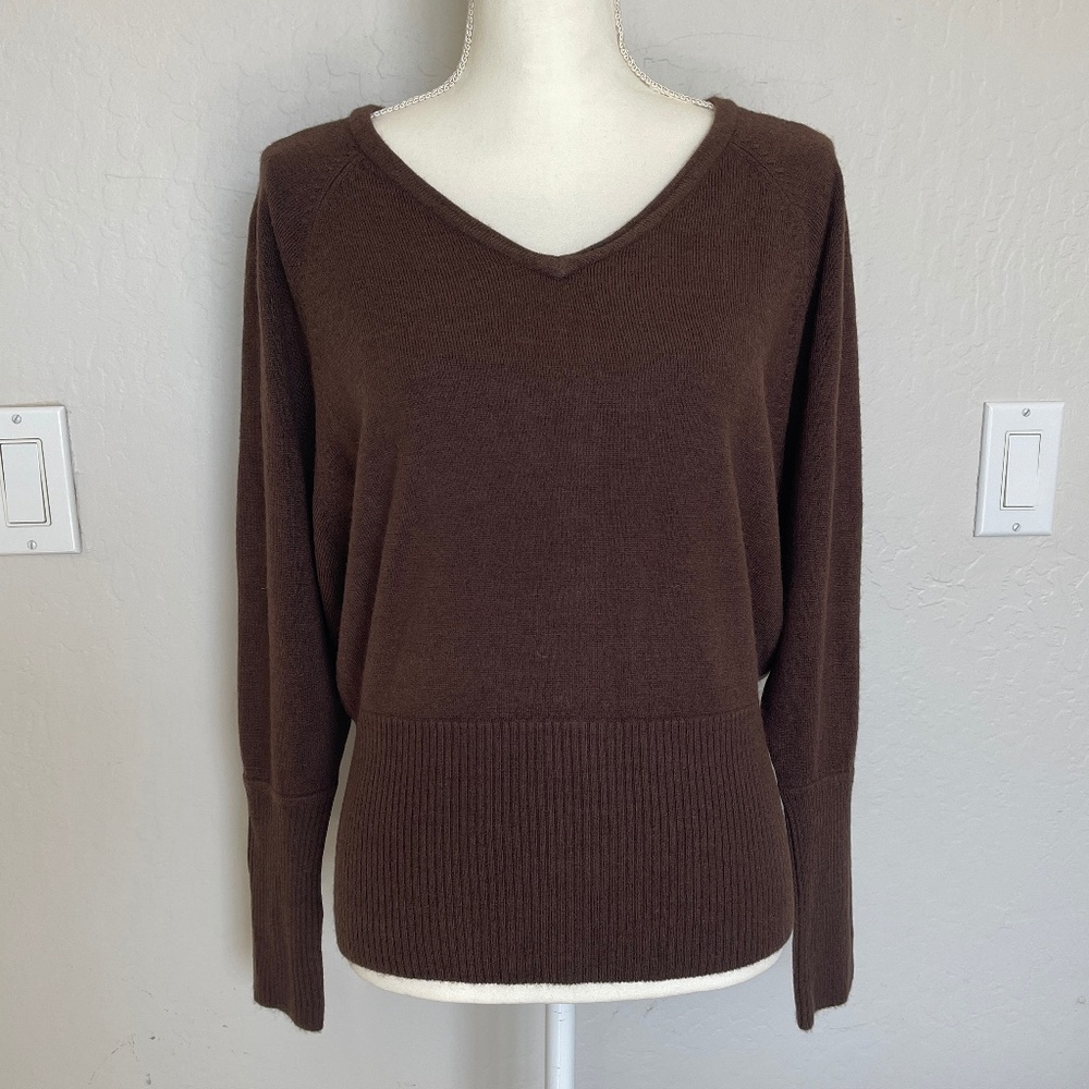 Evie Brown V-neck Dolman Sleeve Sweater Full Zip Back Size Medium